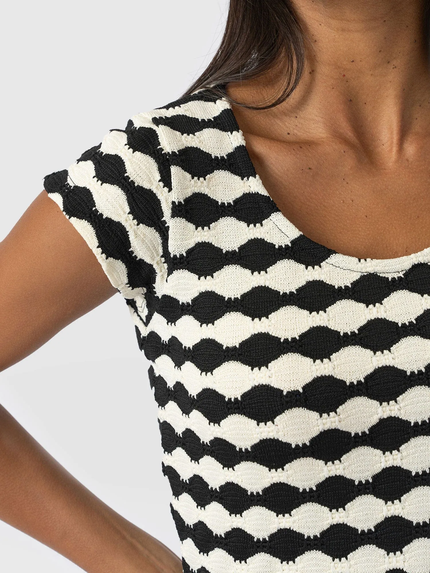 Elise Scoop Neck Tee - Black/Cream