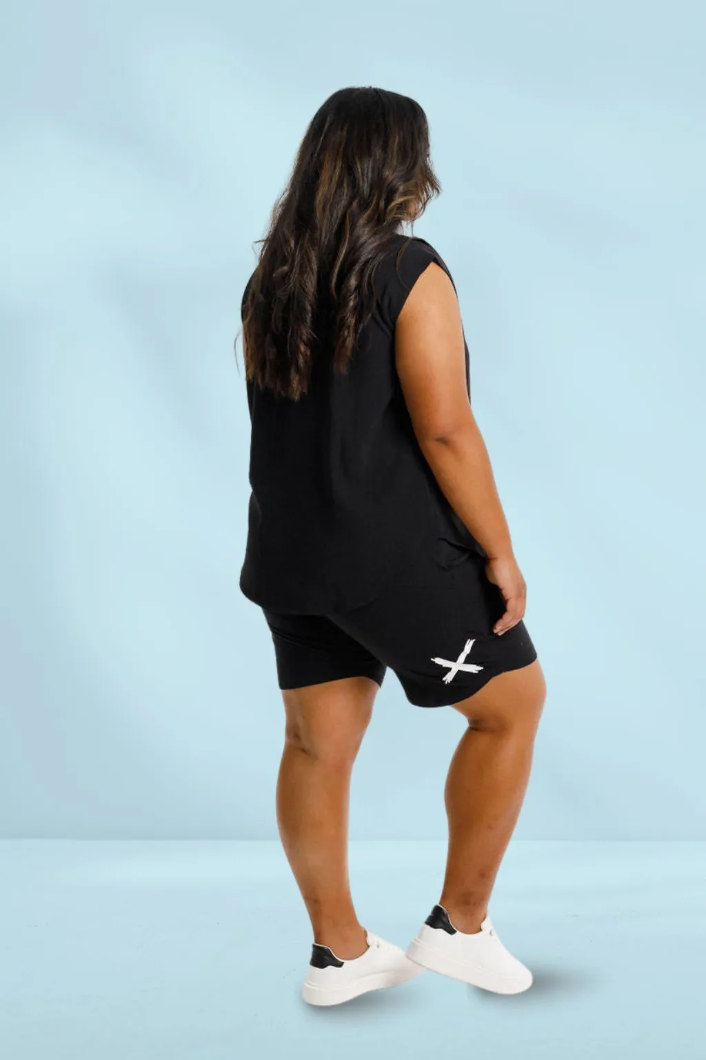 Homelee Apartment Shorts Black White X