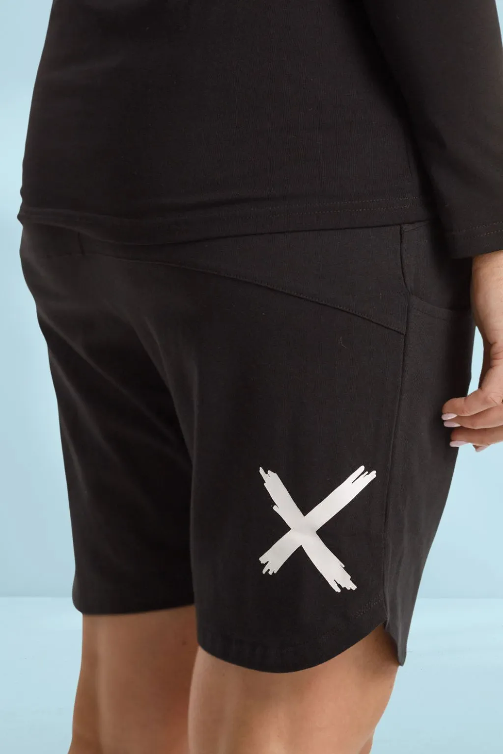 Homelee Apartment Shorts Black White X