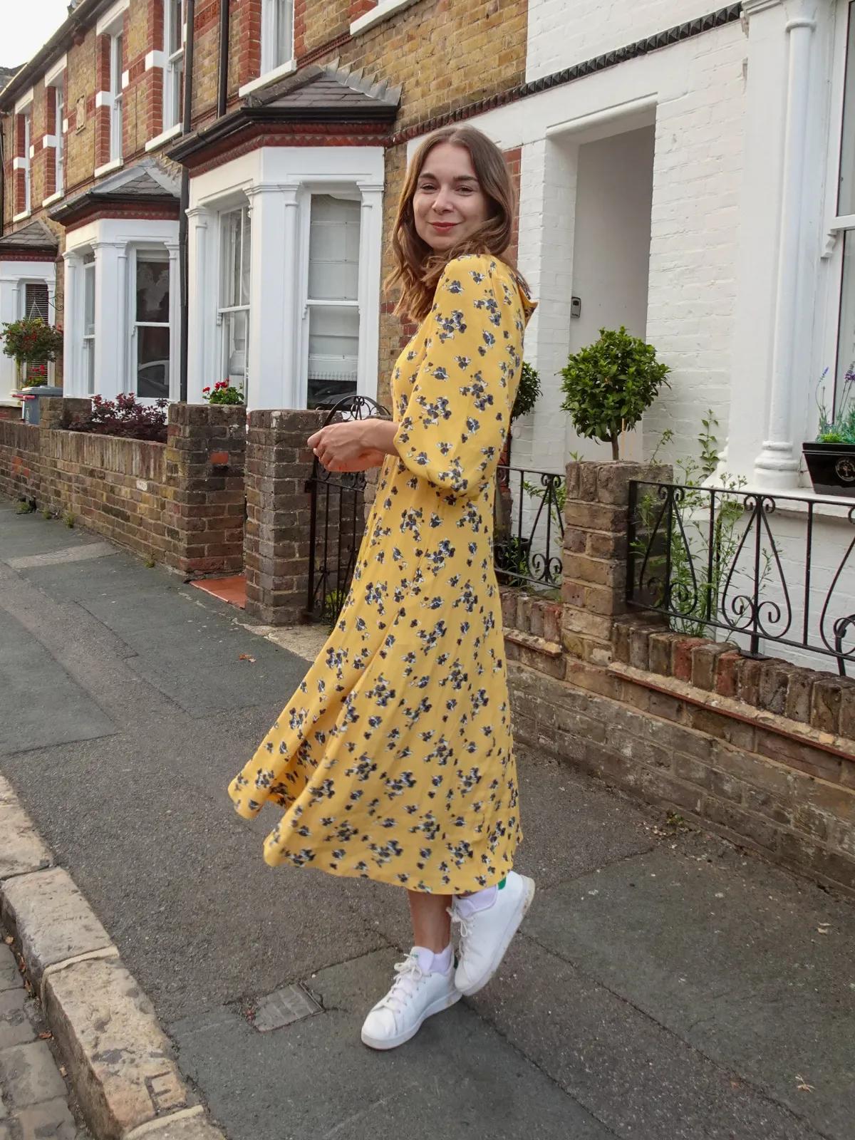 Molly - Sweetheart Midi Dress - Yellow Floral