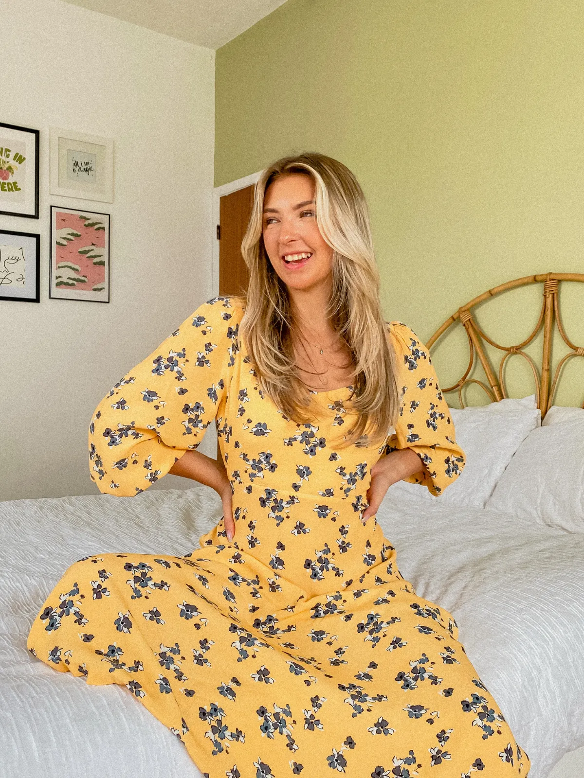 Molly - Sweetheart Midi Dress - Yellow Floral