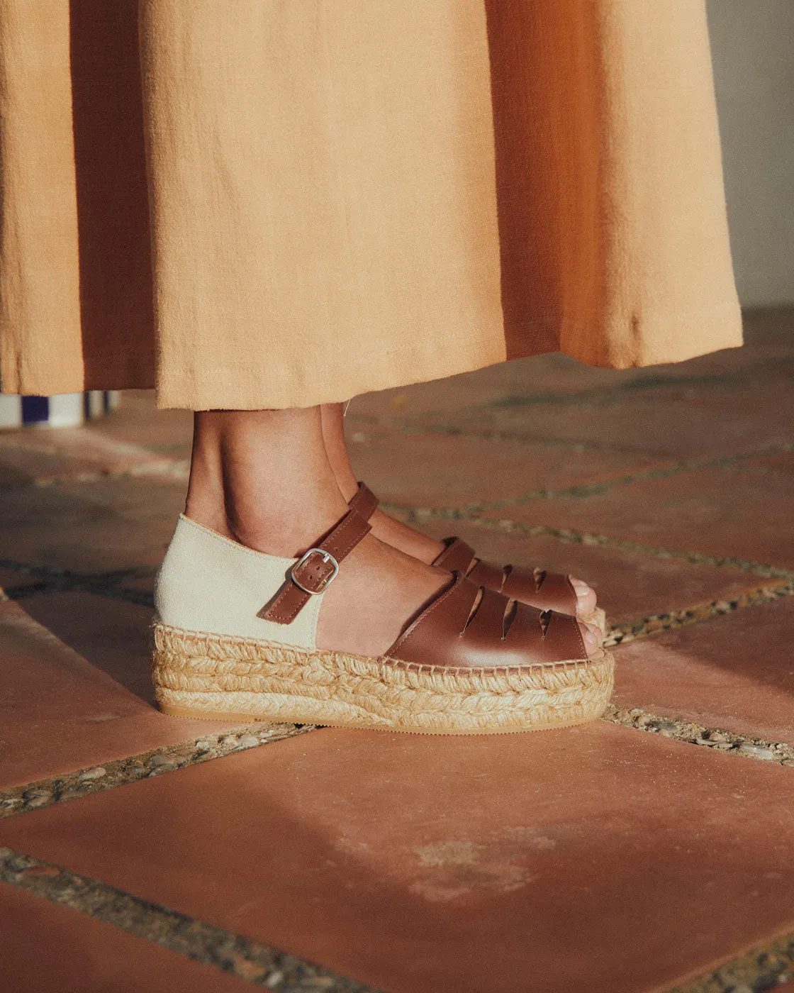 Naguisa Silencio Brown Platform Espadrille