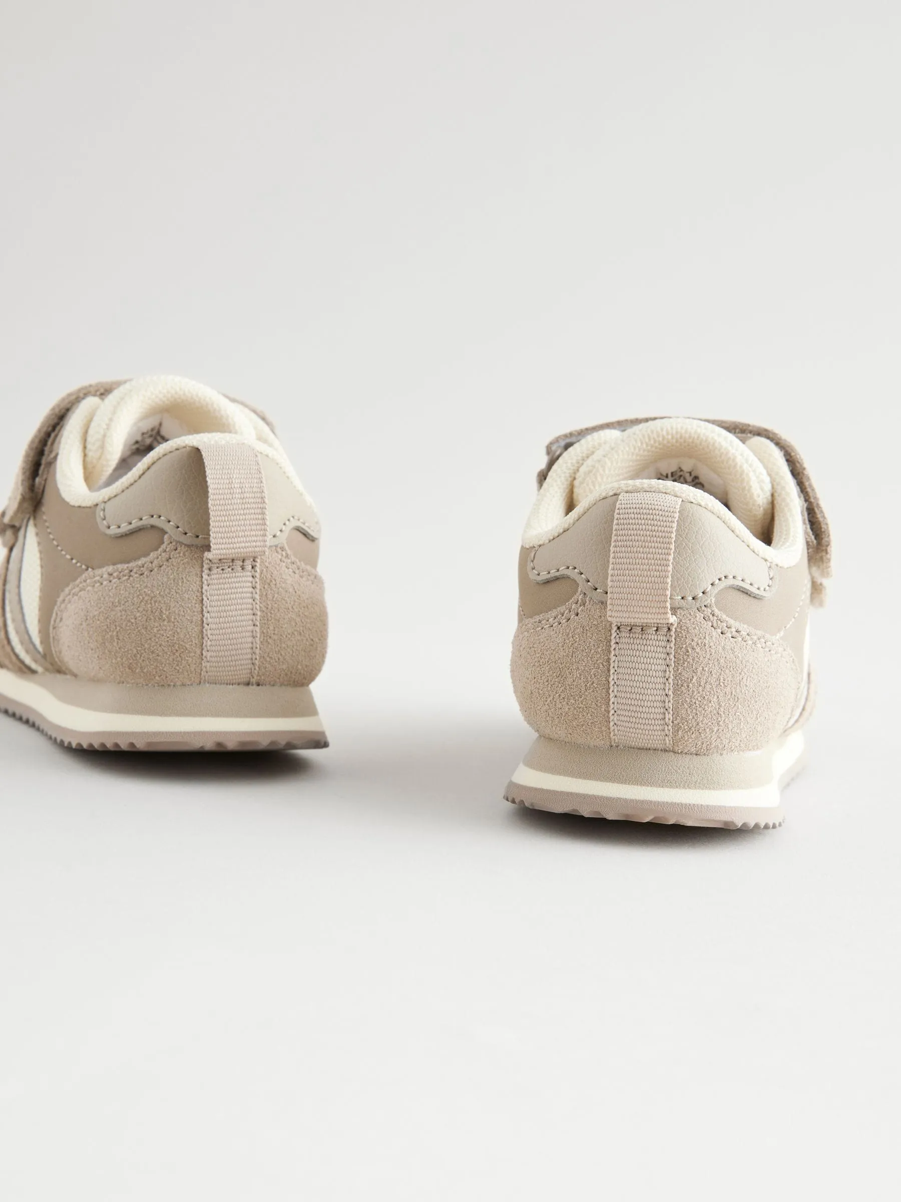 Neutral Standard Fit (F) Double Strap Trainers
