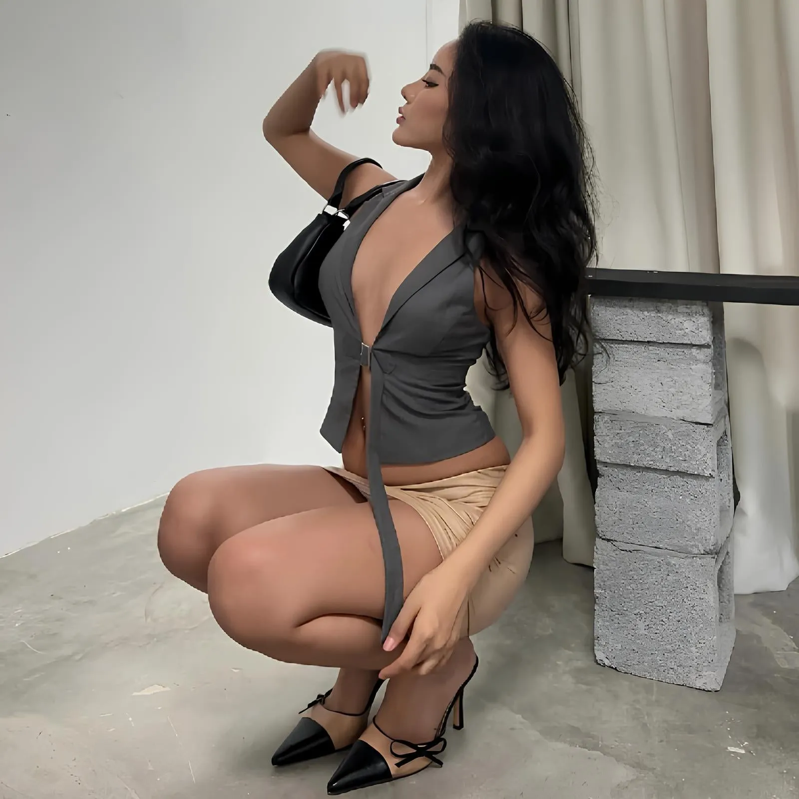 Sexy Slim Fit V-Neck Tank  Effortlessly Chic for Any Occasion